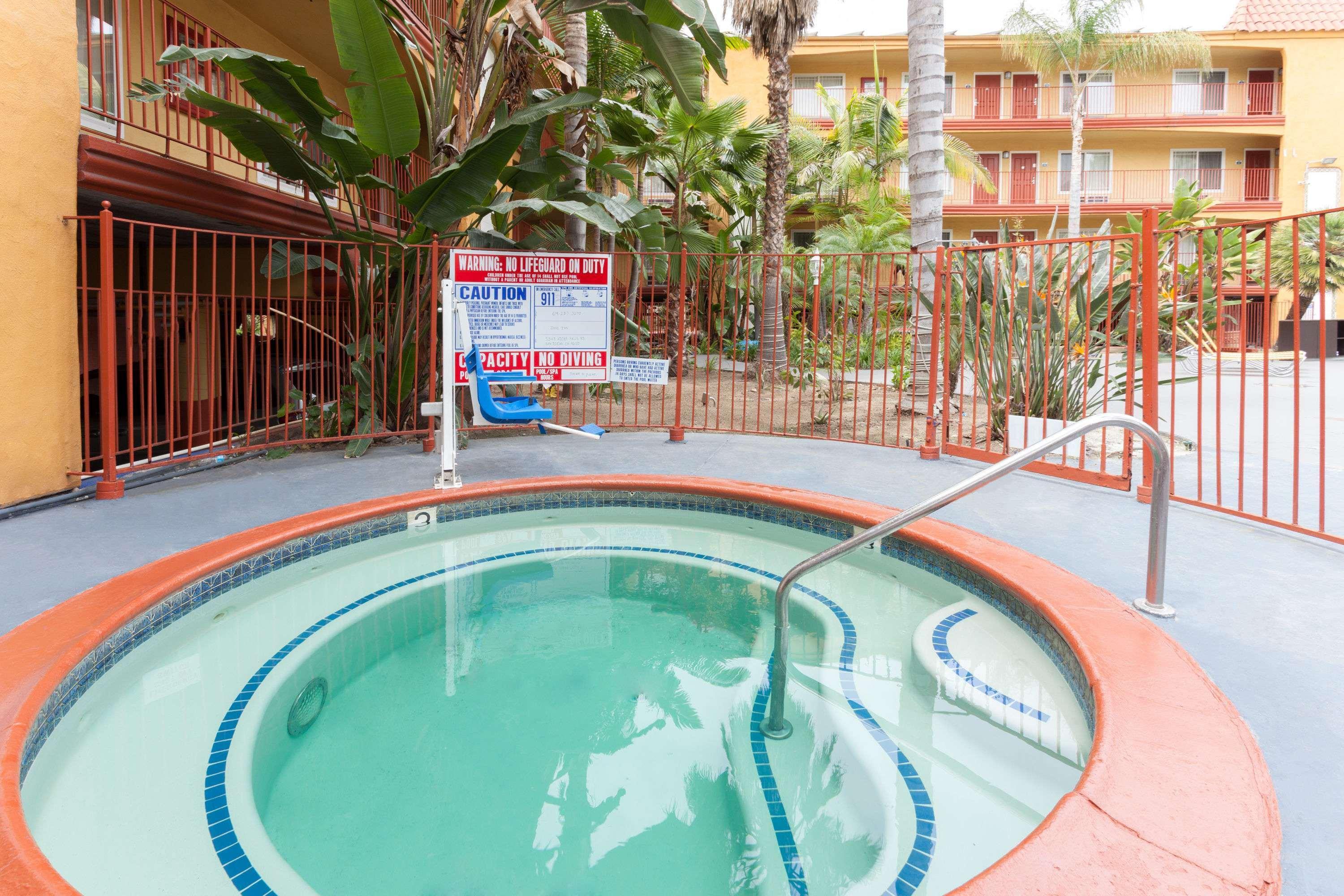 Days By Wyndham Mission Valley-sdsu Hotel